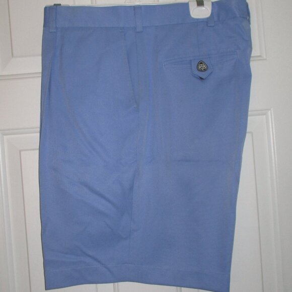 Brooks Brothers Mens Pleated Front Blue Golf Short Pant - Size 37W* - Picture 1 of 3